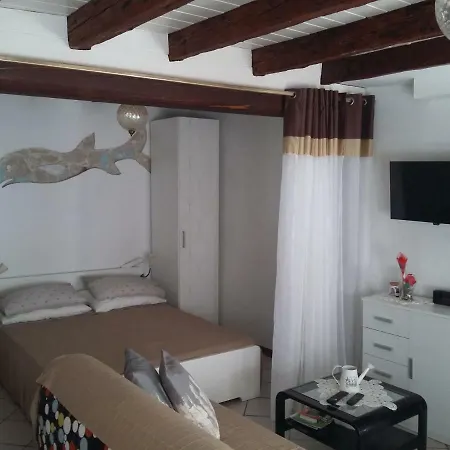 The Old House Apartman *